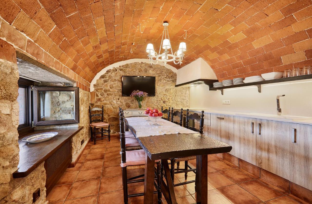 Cal Bisbe, Your Rural Holiday Home Capmany Luaran gambar