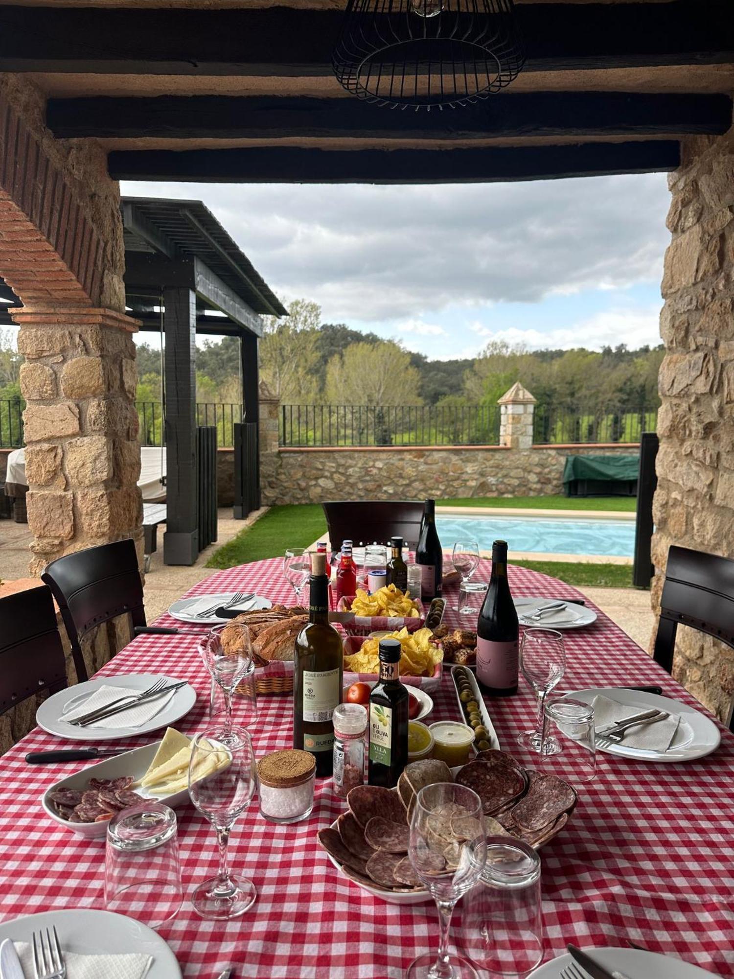 Cal Bisbe, Your Rural Holiday Home Capmany Luaran gambar