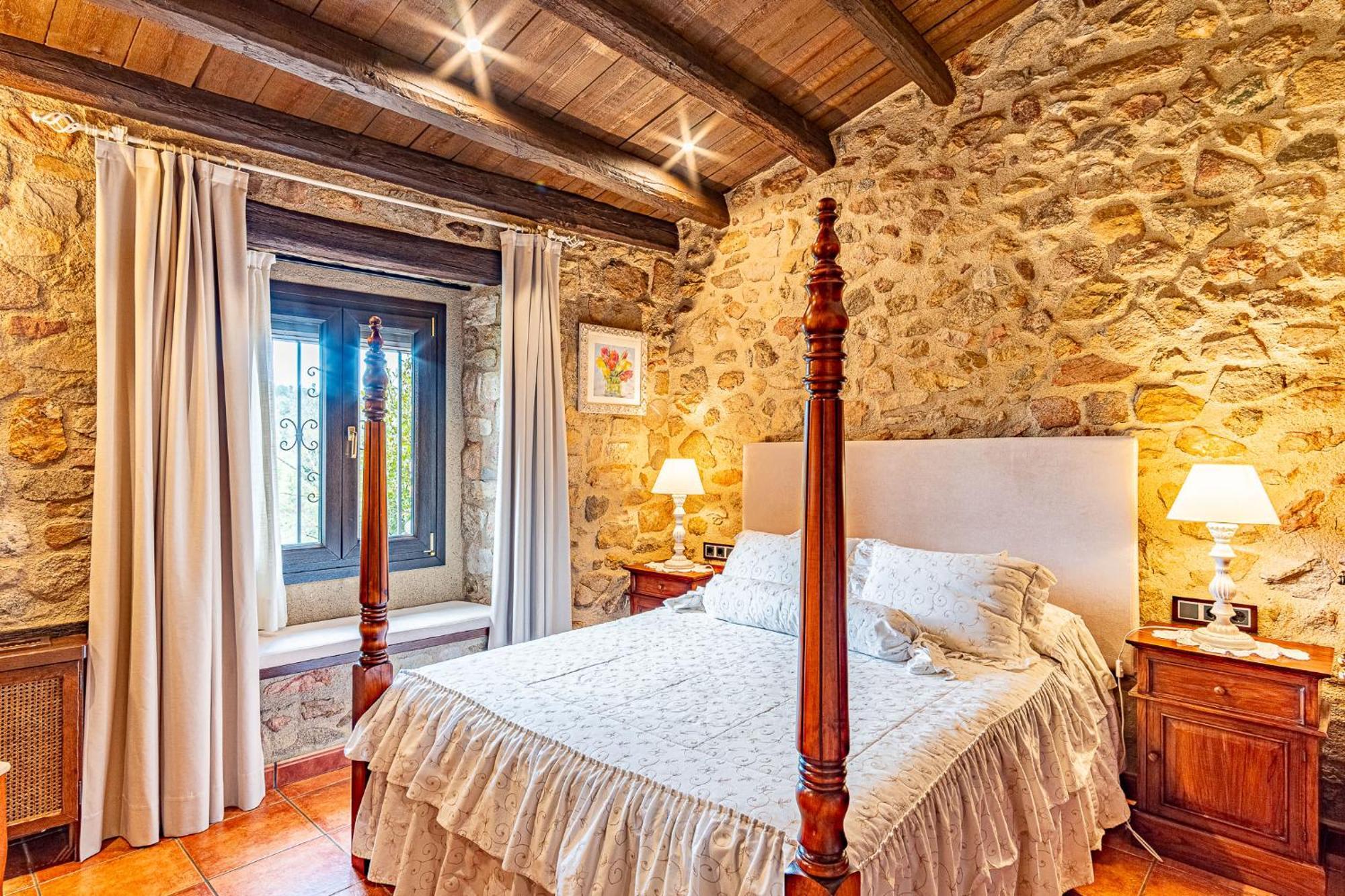 Cal Bisbe, Your Rural Holiday Home Capmany Luaran gambar