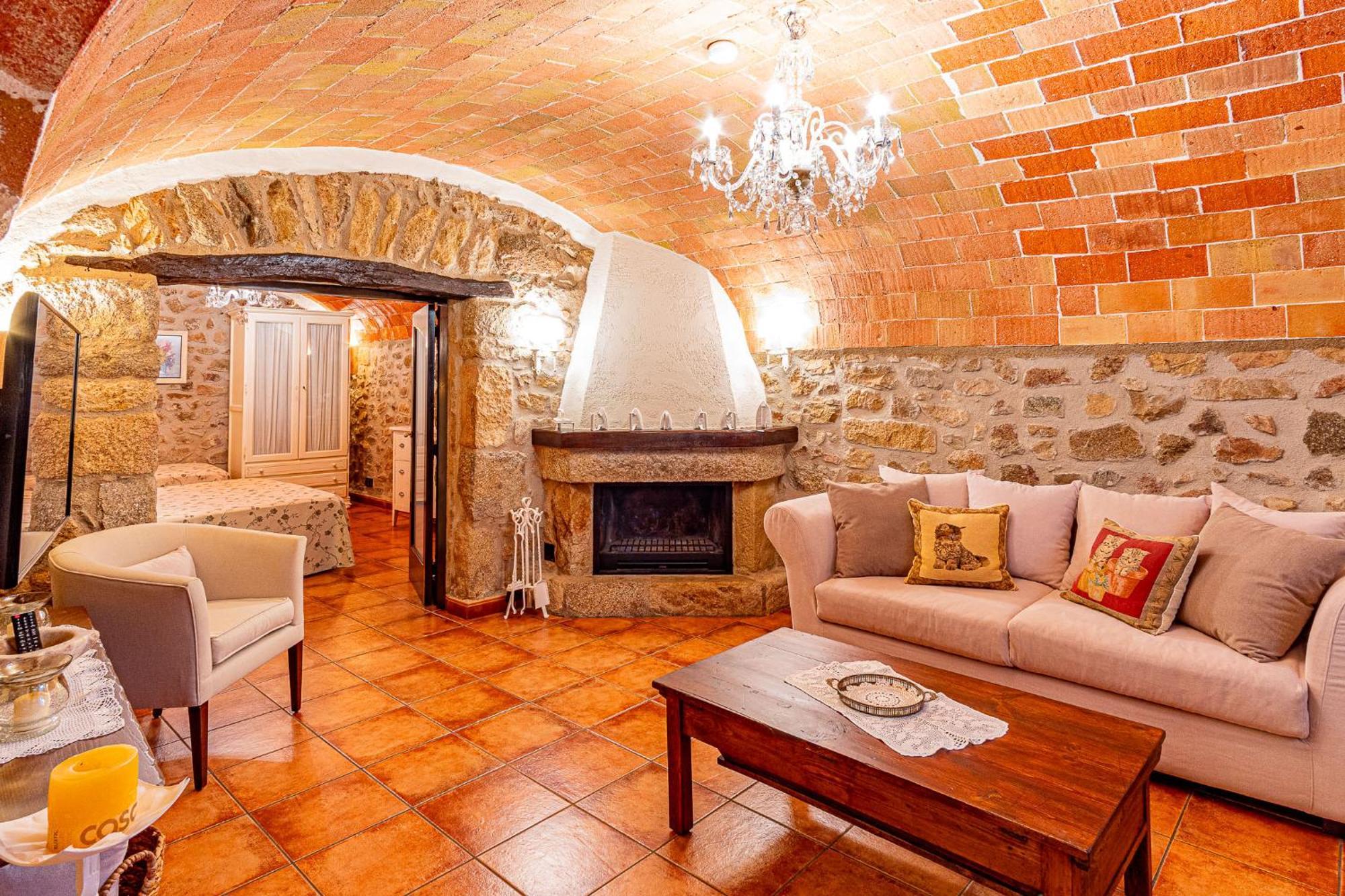 Cal Bisbe, Your Rural Holiday Home Capmany Luaran gambar
