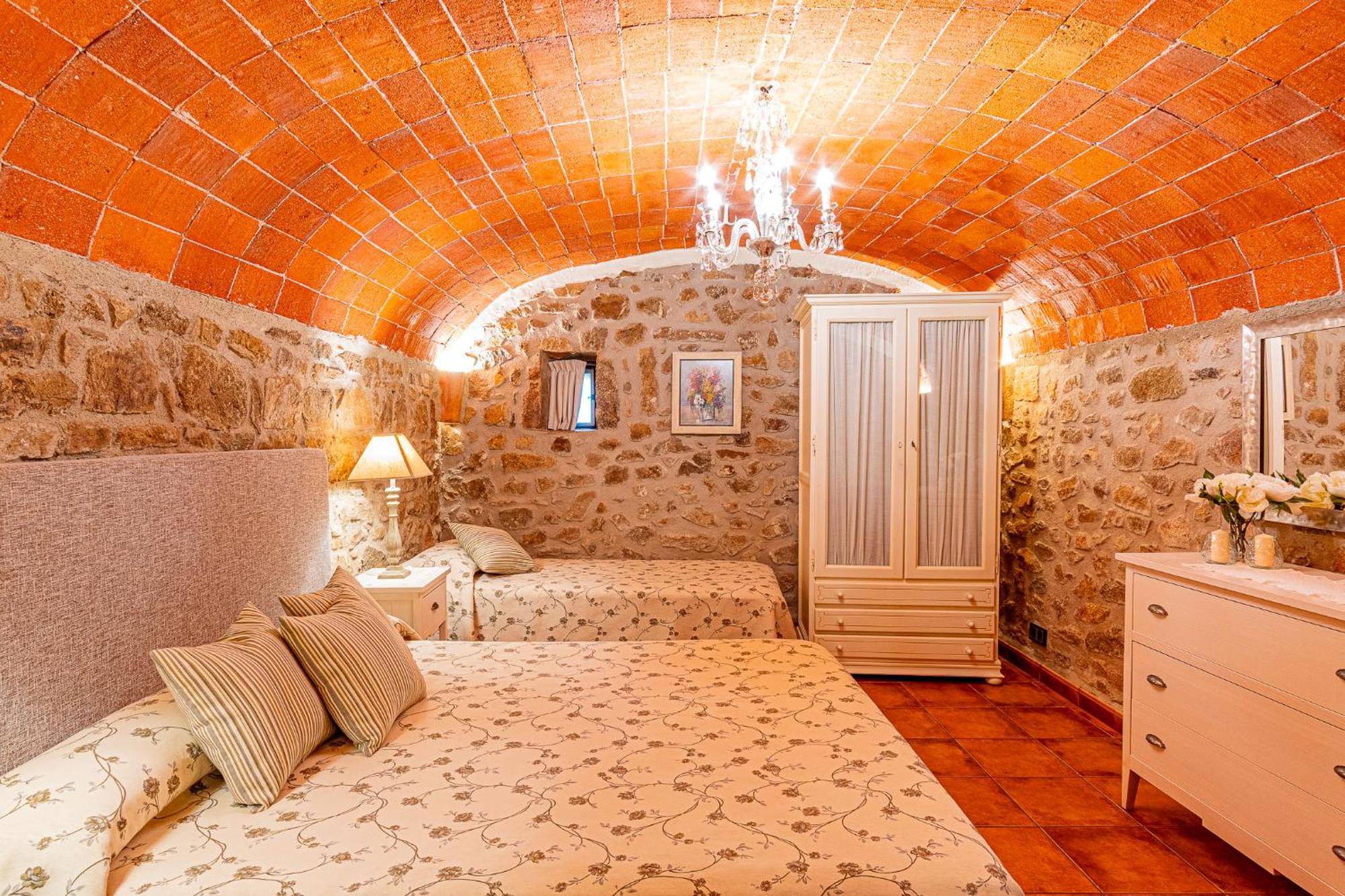 Cal Bisbe, Your Rural Holiday Home Capmany Luaran gambar