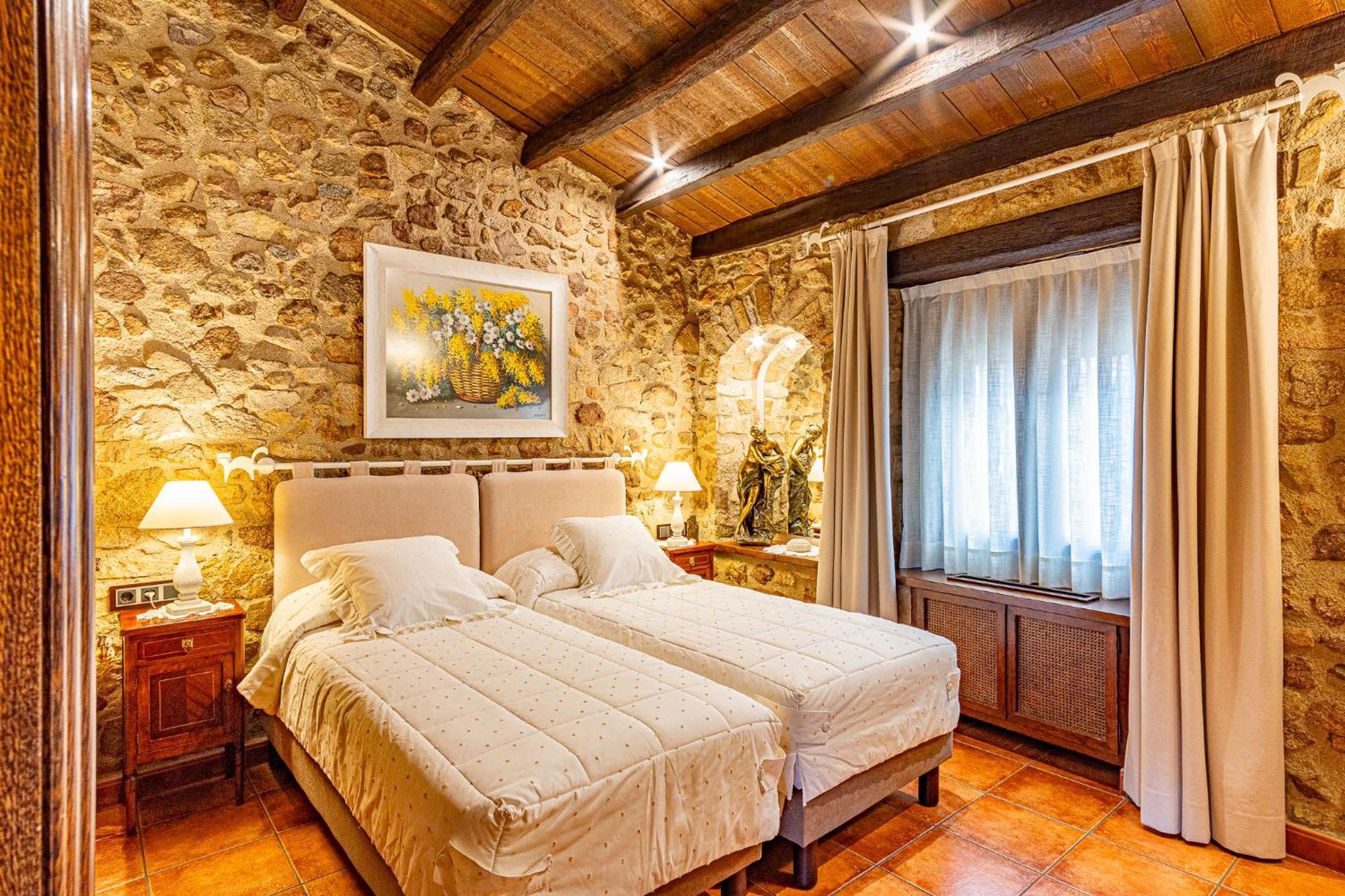 Cal Bisbe, Your Rural Holiday Home Capmany Luaran gambar
